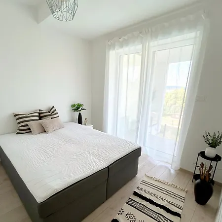 Helikon Terasz Apartment *